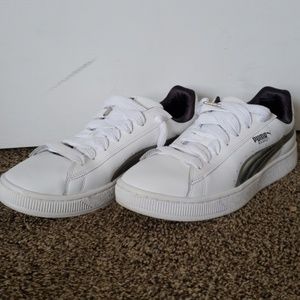 Puma casual sneakers w/ fat laces